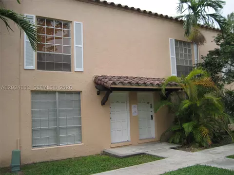 10806 N Kendall Dr #P-26, Miami, FL 33176