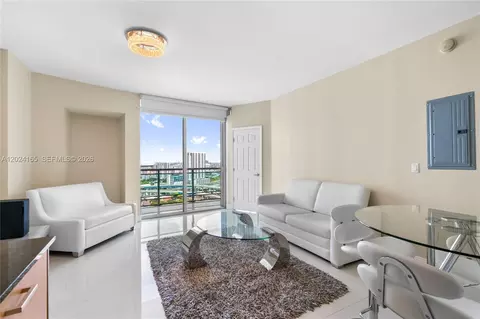 350 S Miami Ave #2515, Miami, FL 33130