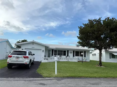 8225 NW 12th Ct, Plantation, FL 33322