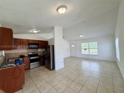 408 NW 12th St, Florida City, FL 33034