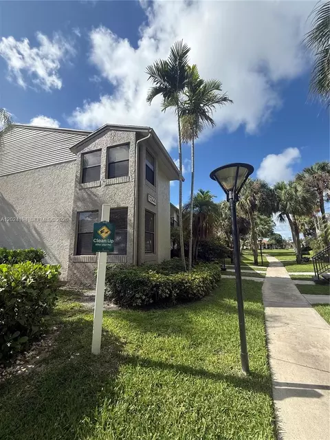 1244 S Military Trl #711, Deerfield Beach, FL 33442