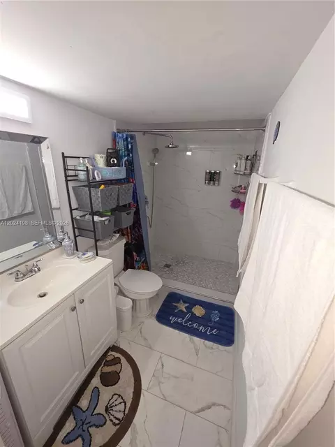 Bath - 651 E 48th St, Hialeah, FL 33013 photo 1 of 4