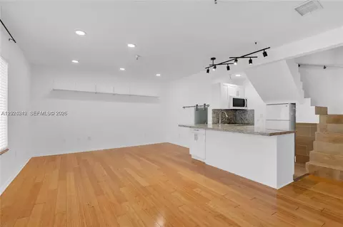 1350 Pennsylvania Ave #207, Miami Beach, FL 33139