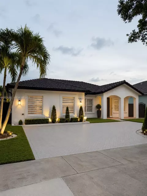 16911 NW 87th Ct, Miami Lakes, FL 33018