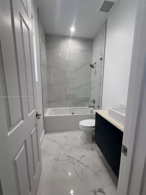 Bath - 14442 SW 14th St, Miami, FL 33184 photo 9 of 9