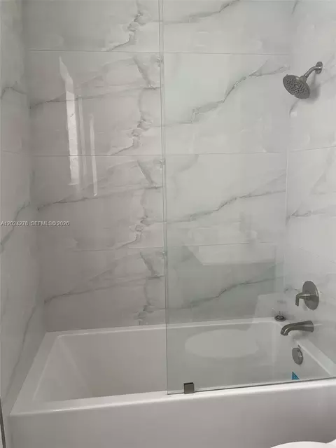 Bath - 14442 SW 14th St, Miami, FL 33184 photo 6 of 9