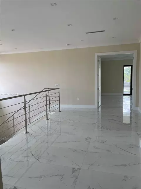 Entry Way - 14442 SW 14th St, Miami, FL 33184 photo 3 of 5