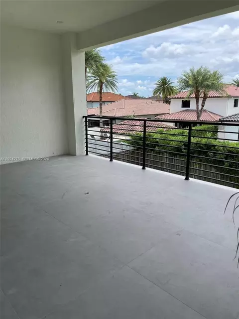 Exterior - 14442 SW 14th St, Miami, FL 33184 photo 8 of 9