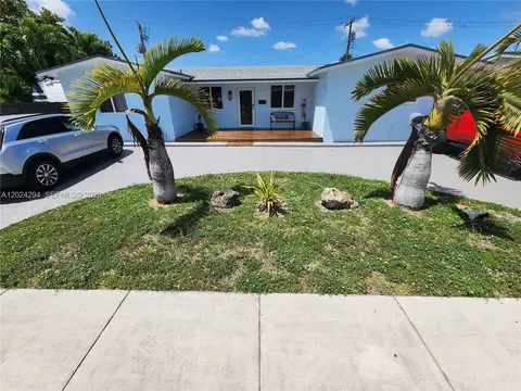 9591 SW 52nd Ter, Miami, FL 33165
