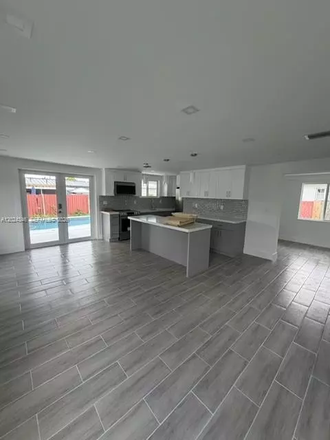 3515 SW 91st Ave, Miami, FL 33165