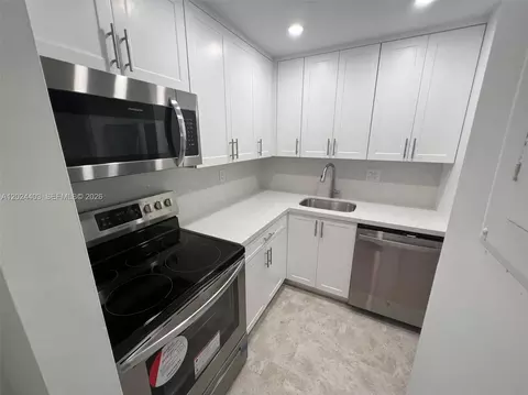 10415 N Kendall Dr #B113, Miami, FL 33176