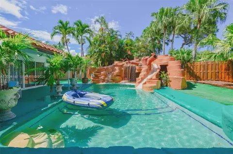 2900 NW 25th Way, Boca Raton, FL 33434