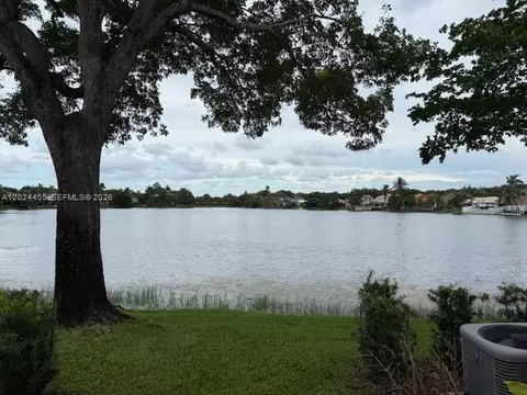 2856 Cambridge Ln, Hollywood, FL 33026