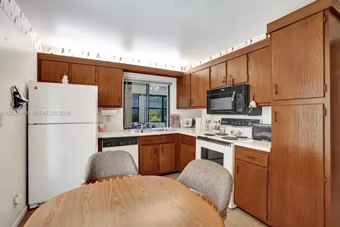 2266 Seagrape Cir, Coconut Creek, FL 33066 photo 5