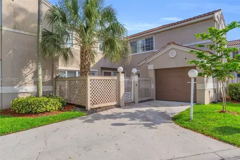 11022 Chandler Dr, Hollywood, FL 33026
