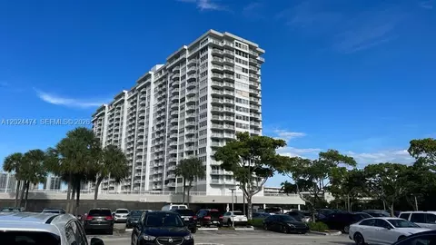 18061 Biscayne Blvd #1404, Aventura, FL 33160