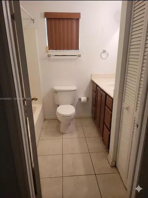 Bath - 2121 NW 68th Ter, Miami, FL 33147 photo 1 of 1