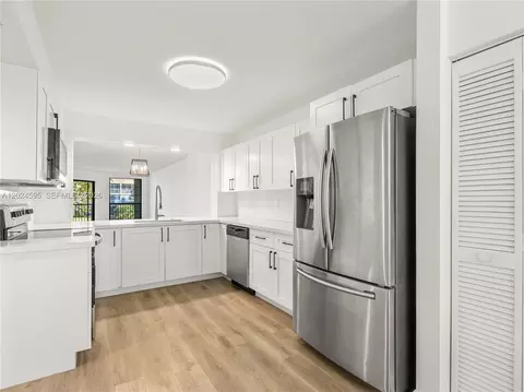 7547 Fairfax Dr #210, Tamarac, FL 33321