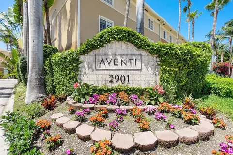 2861 NE 185th St #302, Aventura, FL 33180