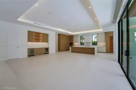 Living - 9405 SW 72nd Ct, Pinecrest, FL 33156 photo 2 of 2