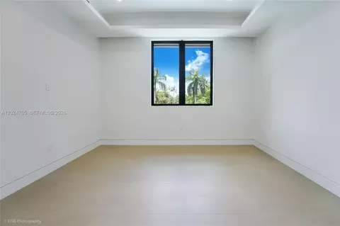 Bedroom - 9405 SW 72nd Ct, Pinecrest, FL 33156 photo 3 of 4