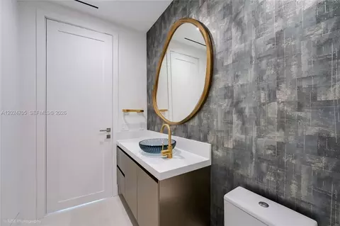 Bath - 9405 SW 72nd Ct, Pinecrest, FL 33156 photo 1 of 6