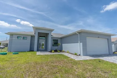 4203 11th St W, Lehigh Acres, FL 33971