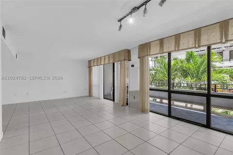 13951 Kendale Lakes Cir #208A, Miami, FL 33183