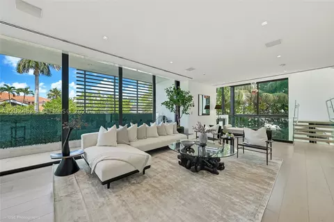420 N Hibiscus Dr, Miami Beach, FL 33139