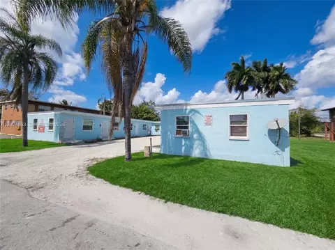 625 W Avenue A, Belle Glade, FL 33430