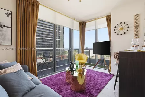 121 NE 5th St #1712, Miami, FL 33132