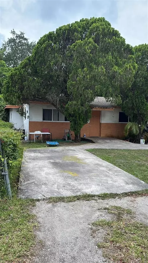 3760 Oak Ave, Miami, FL 33133