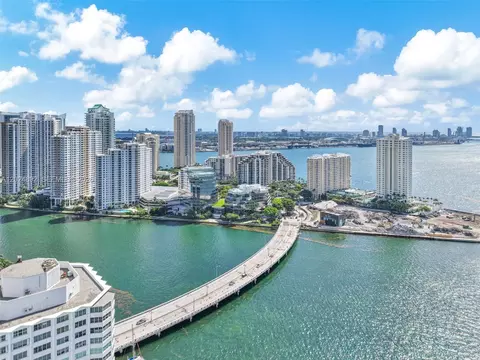950 Brickell Bay Dr #4204, Miami, FL 33131