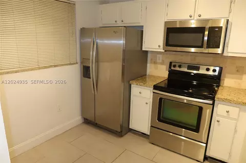 10835 SW 112th Ave #113, Miami, FL 33176
