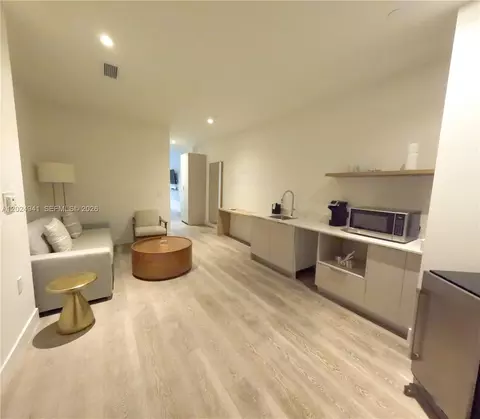 229 SW 9th St #508, Miami, FL 33130