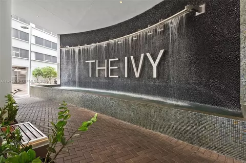 90 SW 3rd St #3810, Miami, FL 33130