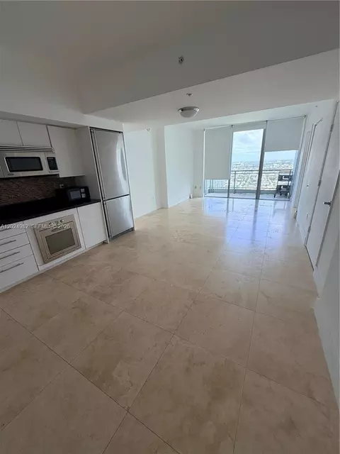 92 SW 3rd St #3909, Miami, FL 33130
