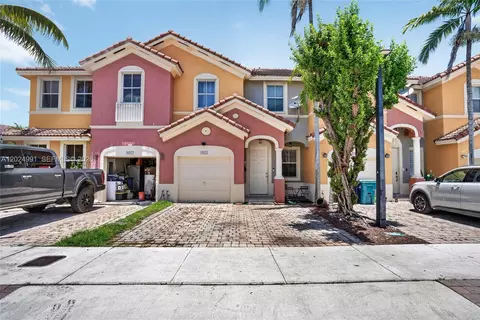 16651 SW 79th Ter, Miami, FL 33193