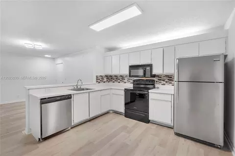 5661 Riverside Dr #103B7, Coral Springs, FL 33067