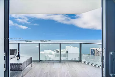 1300 Brickell Bay Dr #3402, Miami, FL 33131
