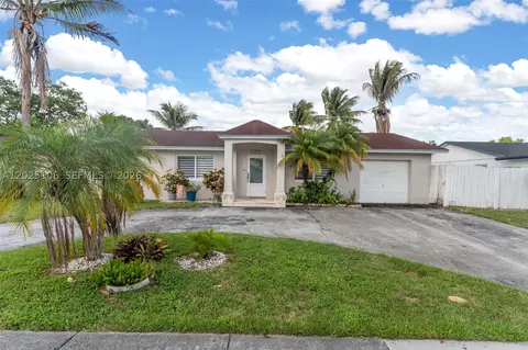 15042 SW 69th St, Miami, FL 33193