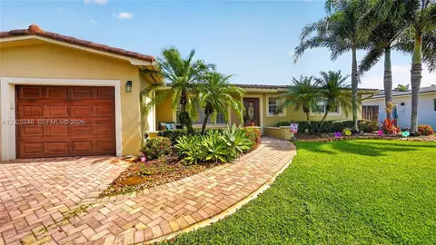 10651 NW 19th Pl, Pembroke Pines, FL 33026