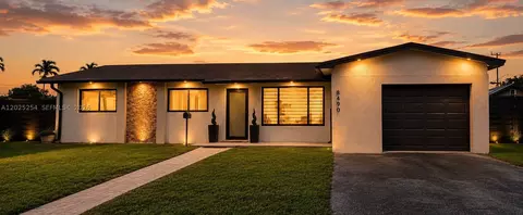 8490 NW 17th Ct, Pembroke Pines, FL 33024