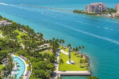 1000 S Pointe Dr #2803, Miami Beach, FL 33139