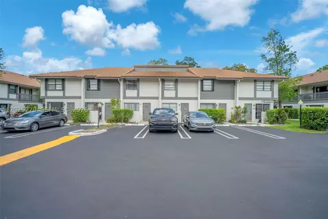 9764 NW 14th St #23, Coral Springs, FL 33071