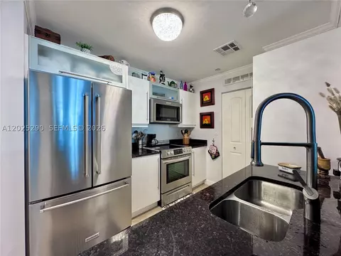 7355 SW 89th St #423N, Miami, FL 33156
