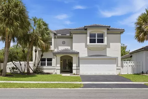 2 Gables Blvd, Weston, FL 33326