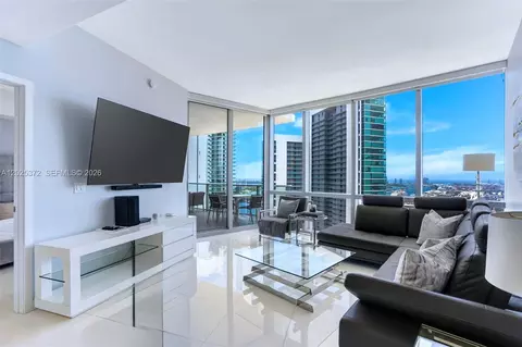 851 NE 1st Ave #3909, Miami, FL 33132