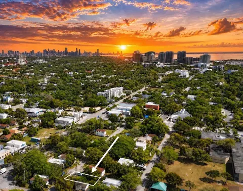 3828 Washington Ave, Miami, FL 33133
