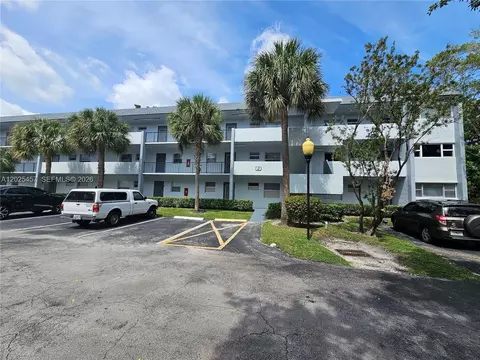 8380 Sands Point Blvd #J110, Tamarac, FL 33321